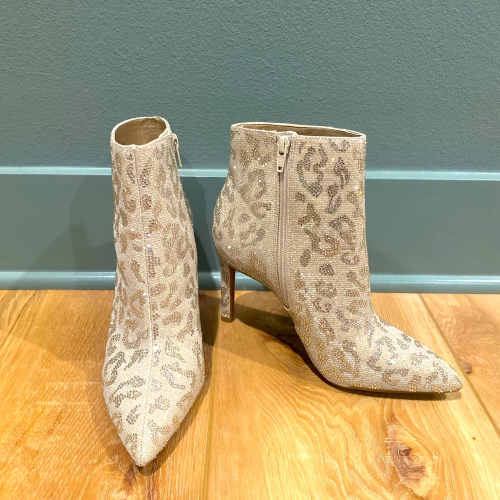 NWT Gianni Bini Booties